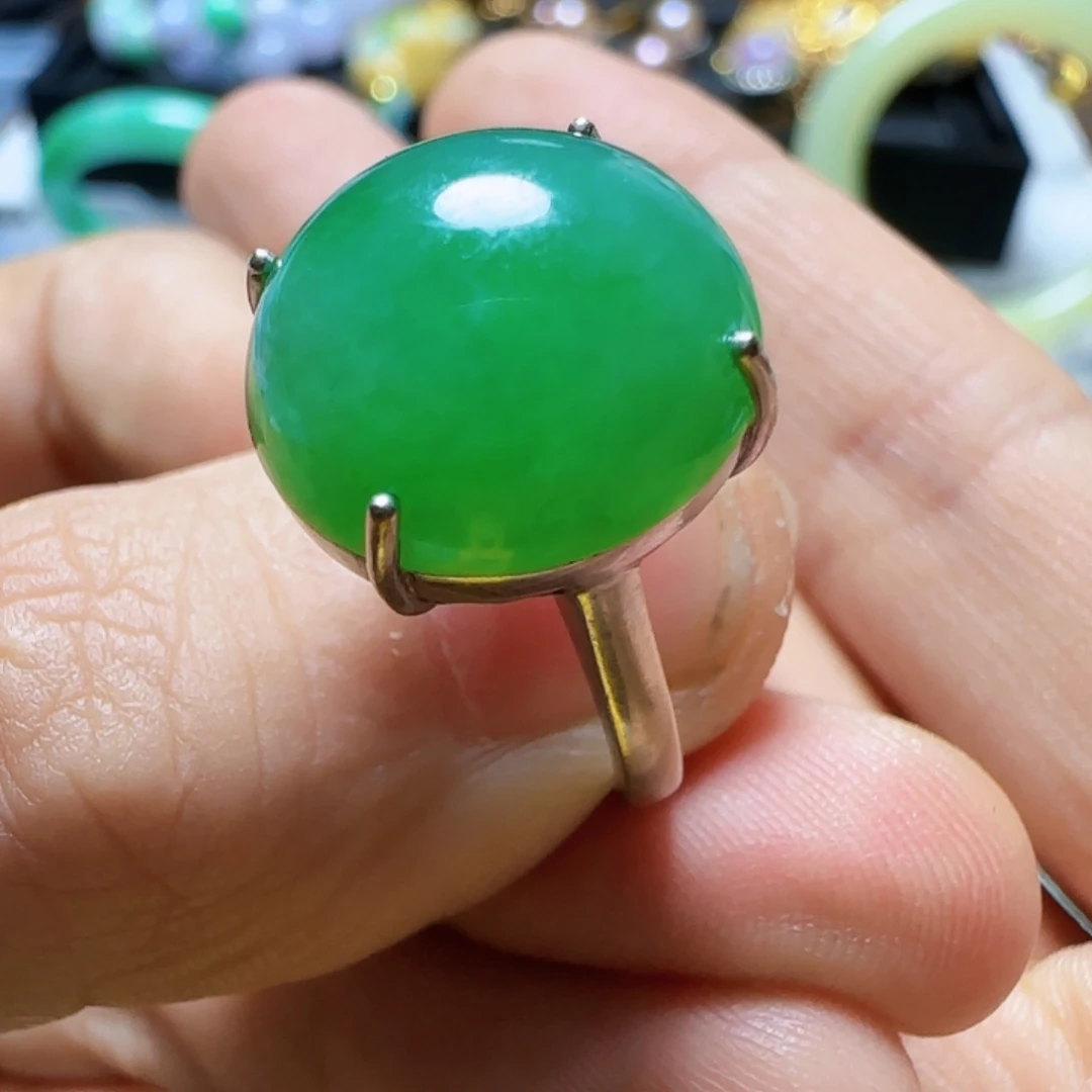 翡翠18K金镶嵌颈饰翡翠9800