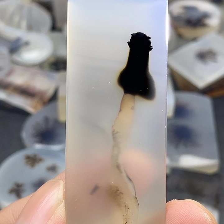 身***理玛瑙/玉髓未镶嵌颈饰