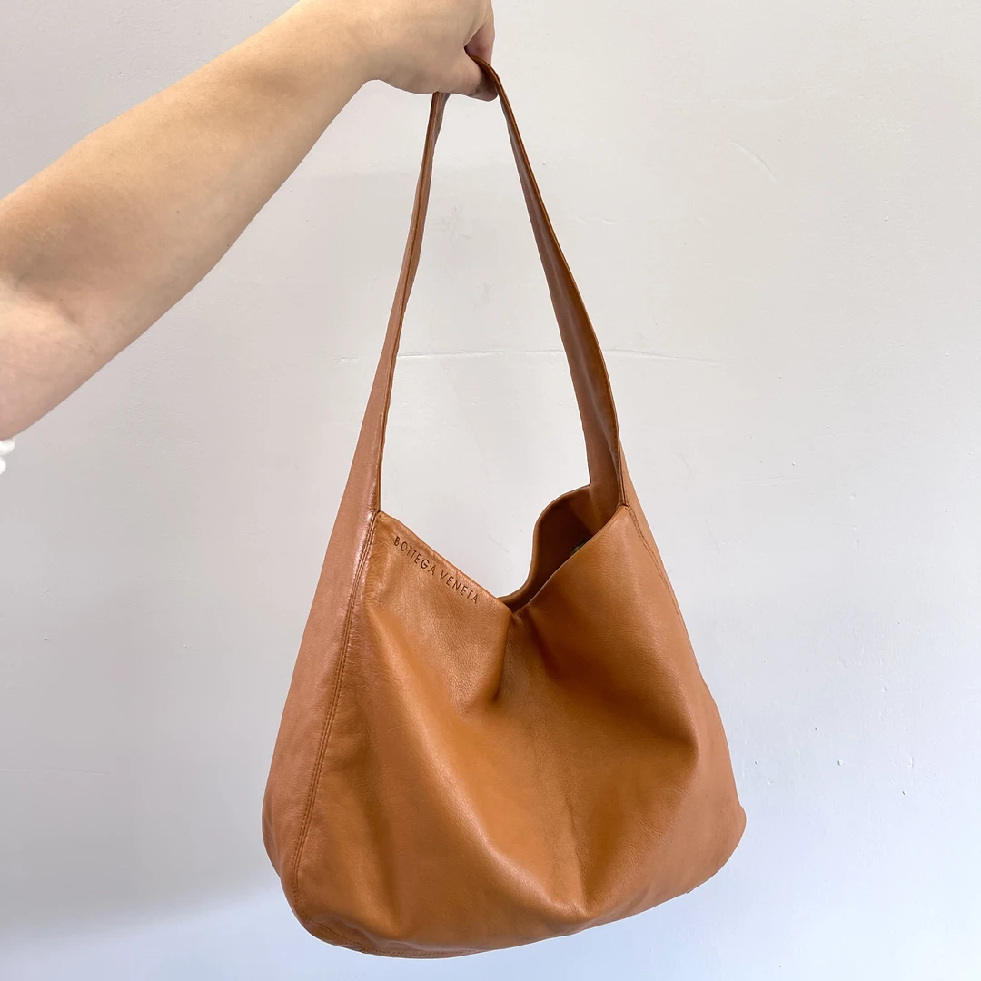 95新 BOTTEGA VENETA/葆蝶家 和尚斜跨单肩腋下包021502真皮时尚