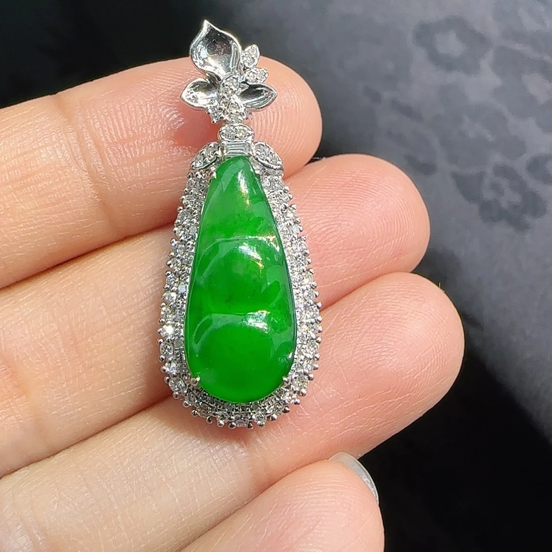 翡翠吊坠(不含链)18K金镶嵌