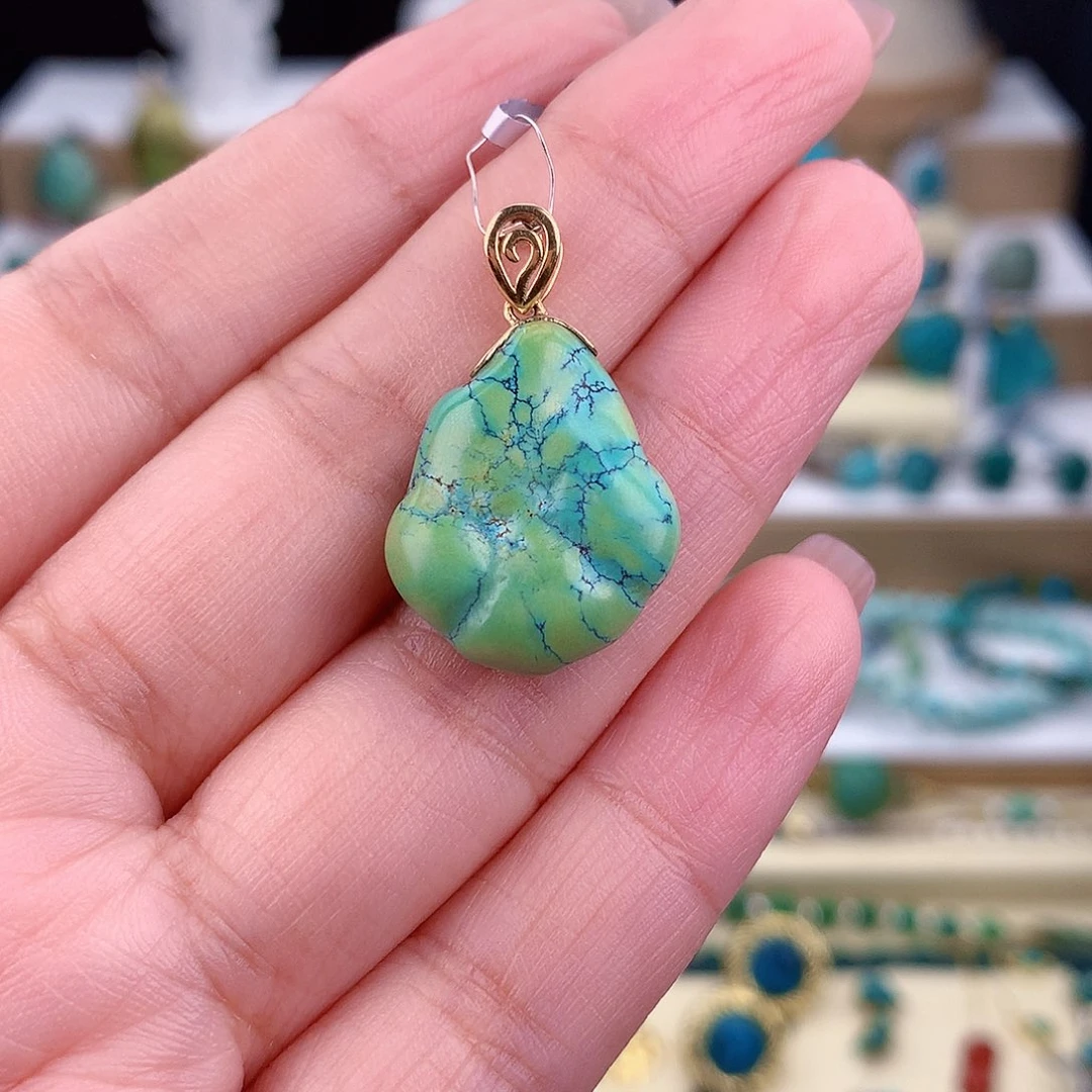 绿松石18K金镶嵌颈饰