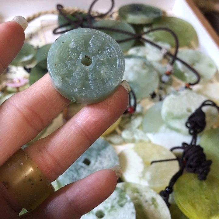 岫玉未镶嵌岫玉挂件