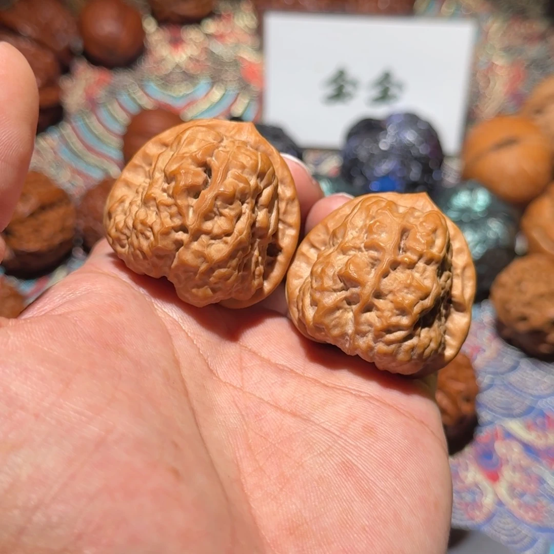 核桃把件1715三角蛙，尺寸38 40 36