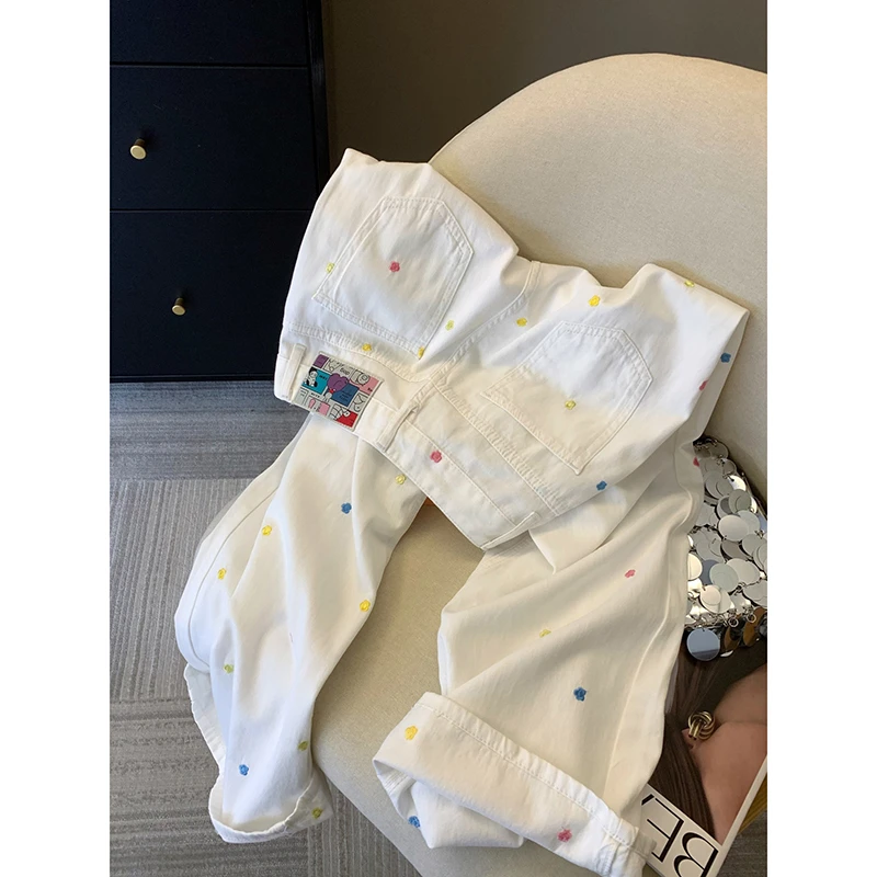 美式复古碎花刺绣白色牛仔裤女夏季设计感卷边直筒阔腿显瘦拖地裤