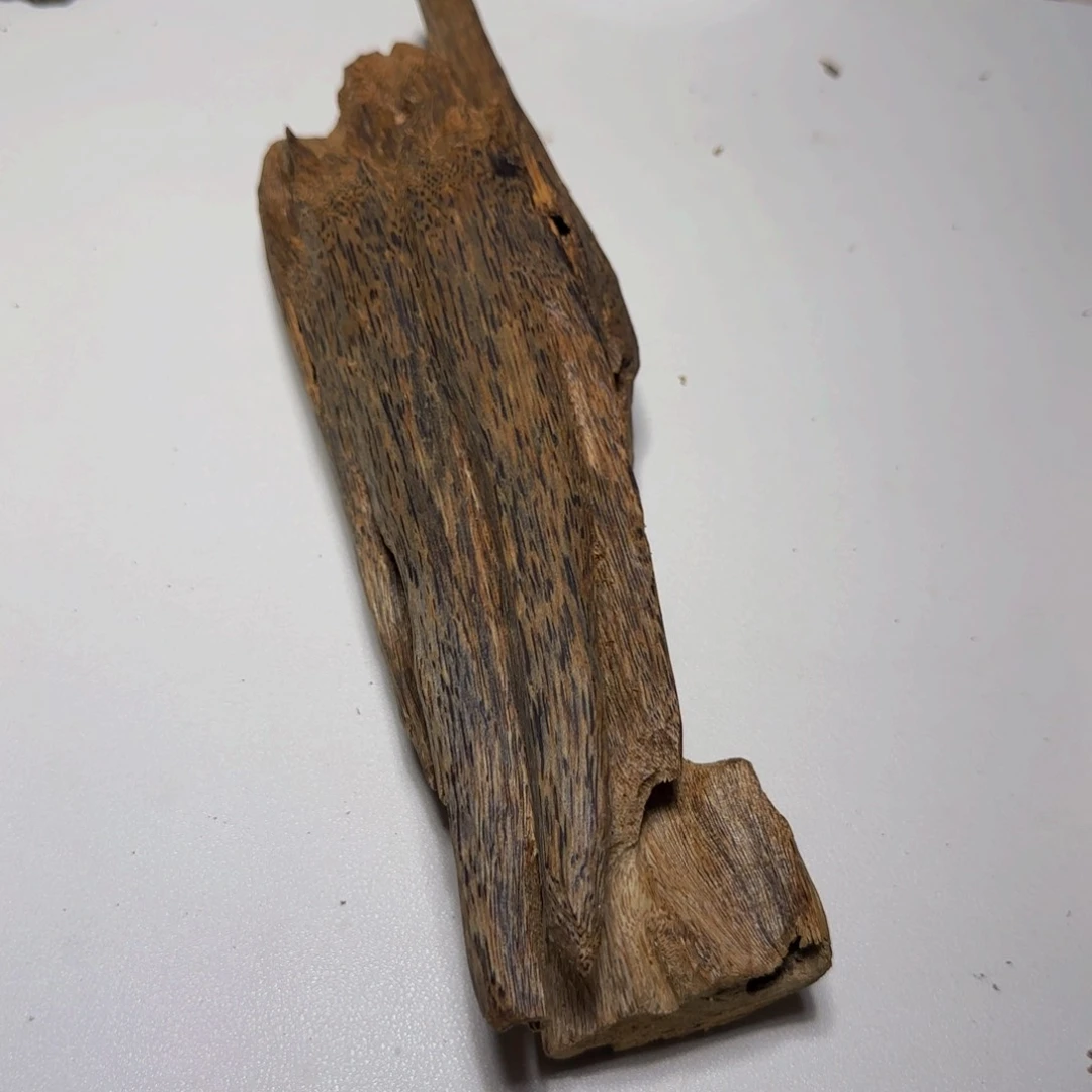 沉香摆件命****李沉香奇楠白棋老料178克