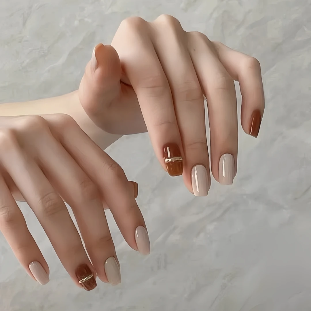 秋冬新款白灰色纯手工穿戴甲高级感小众显白跳色美甲指甲贴片可拆