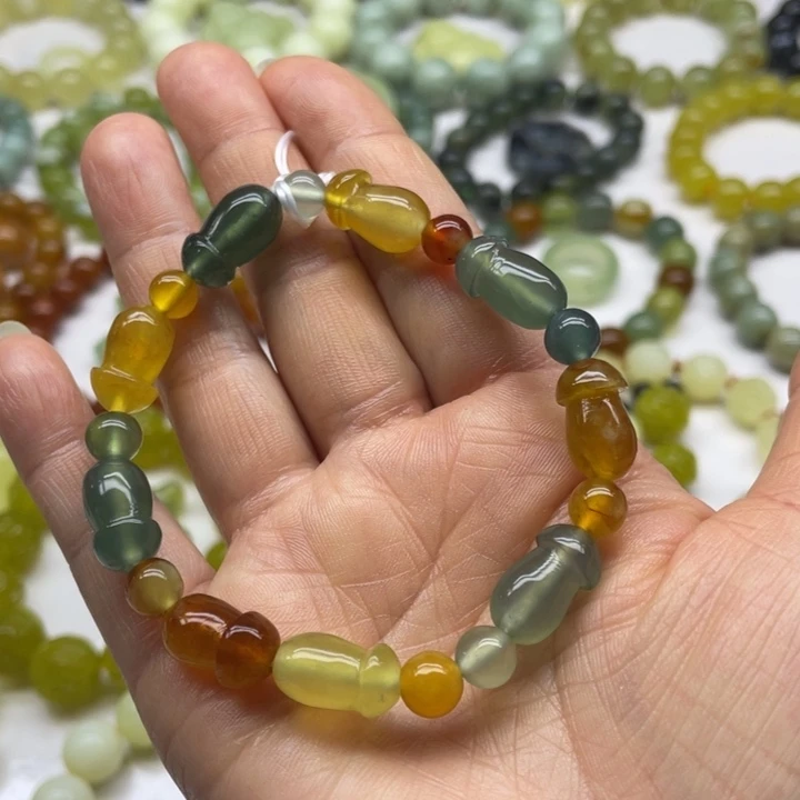 蛇纹石玉手串未镶嵌葡****）