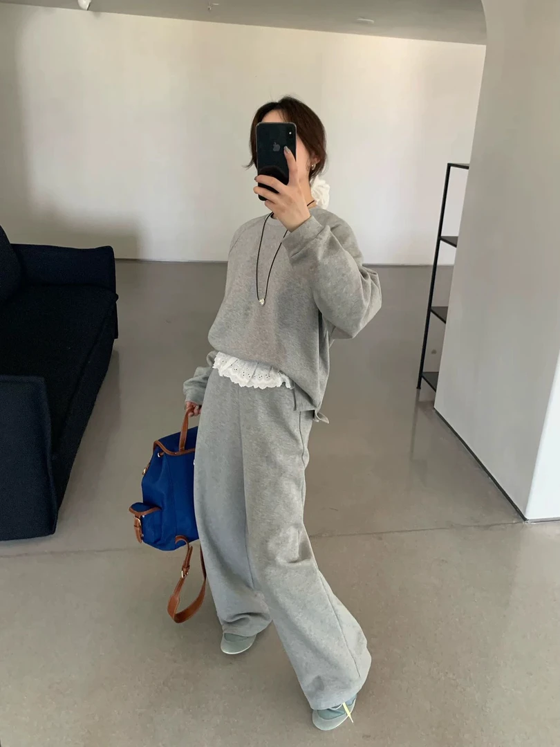 九月cm 休闲运动套装女灰色春秋时尚减龄蕾丝拼接卫衣超火两件套