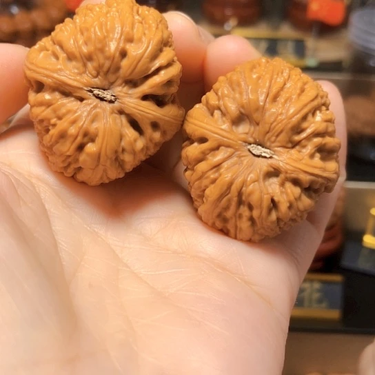 与**善高端小众：精品滚石40肚