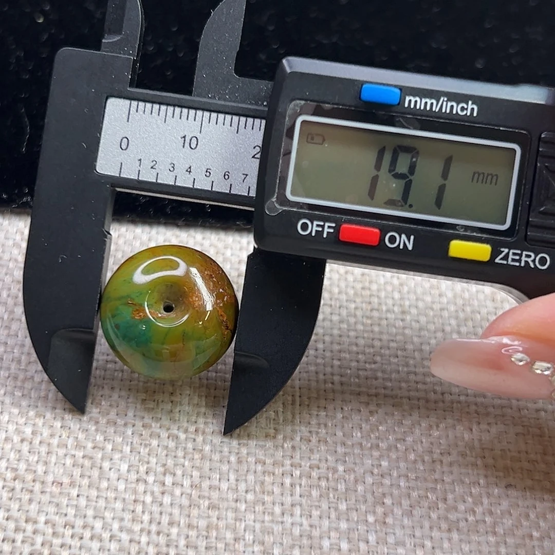 楚***习绿松石未镶嵌珠宝奇石