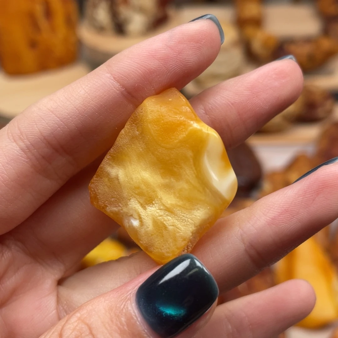 琥珀未镶嵌珠宝奇石