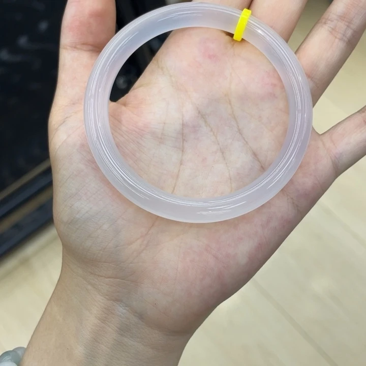 玛瑙/玉髓手镯未镶嵌慎*