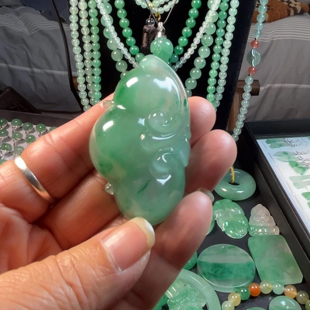 石英质玉吊坠(不含链)合金