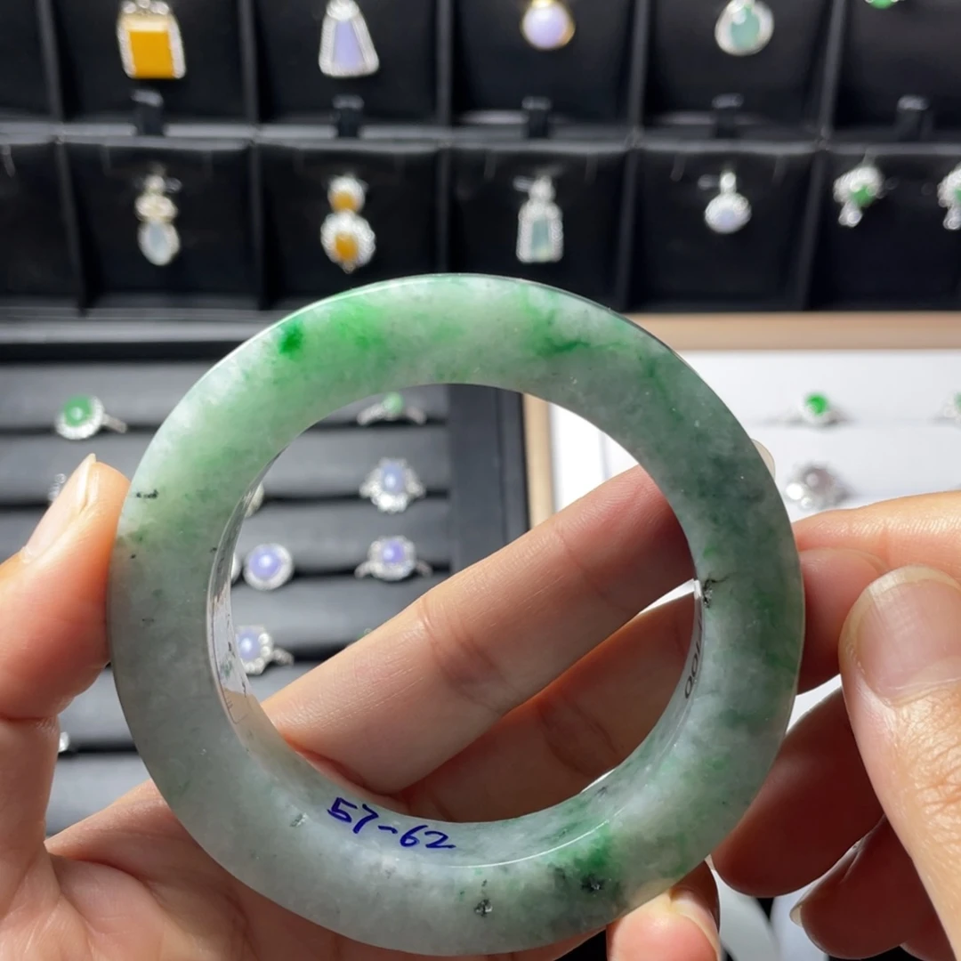未镶嵌手镯定制翡翠手镯