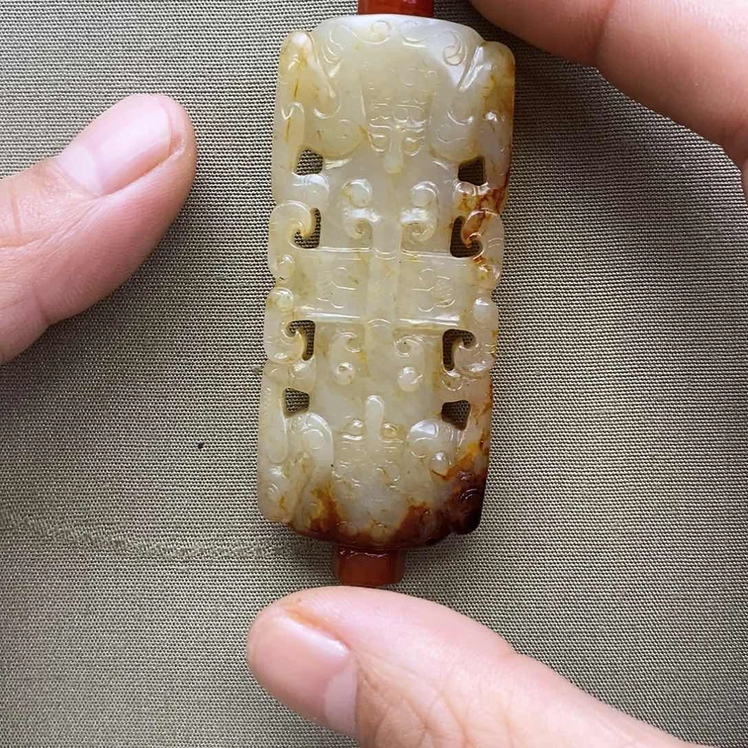 和田玉（糖玉）挂件未镶嵌兰**。