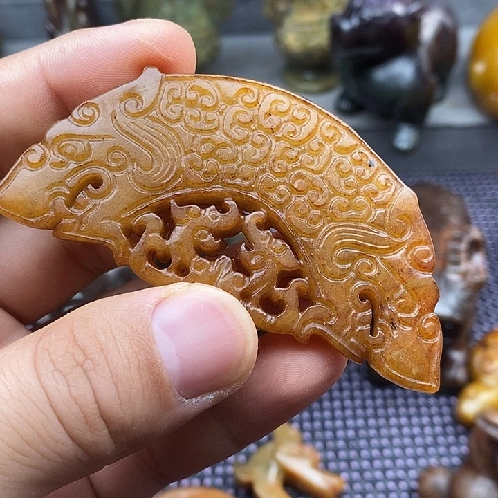 未镶嵌蛇纹石玉颈饰