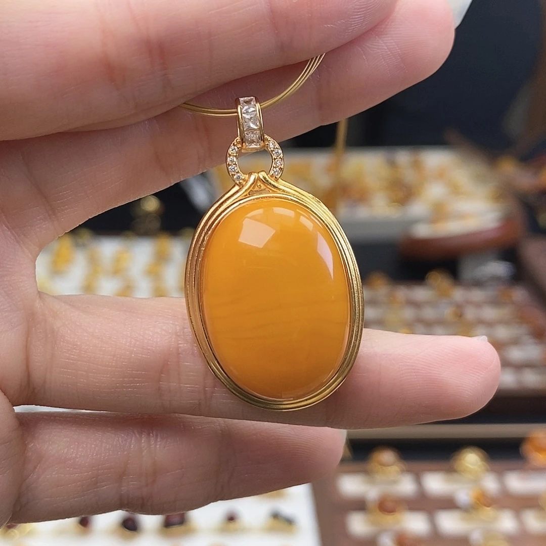 裸石琥珀未镶嵌成品