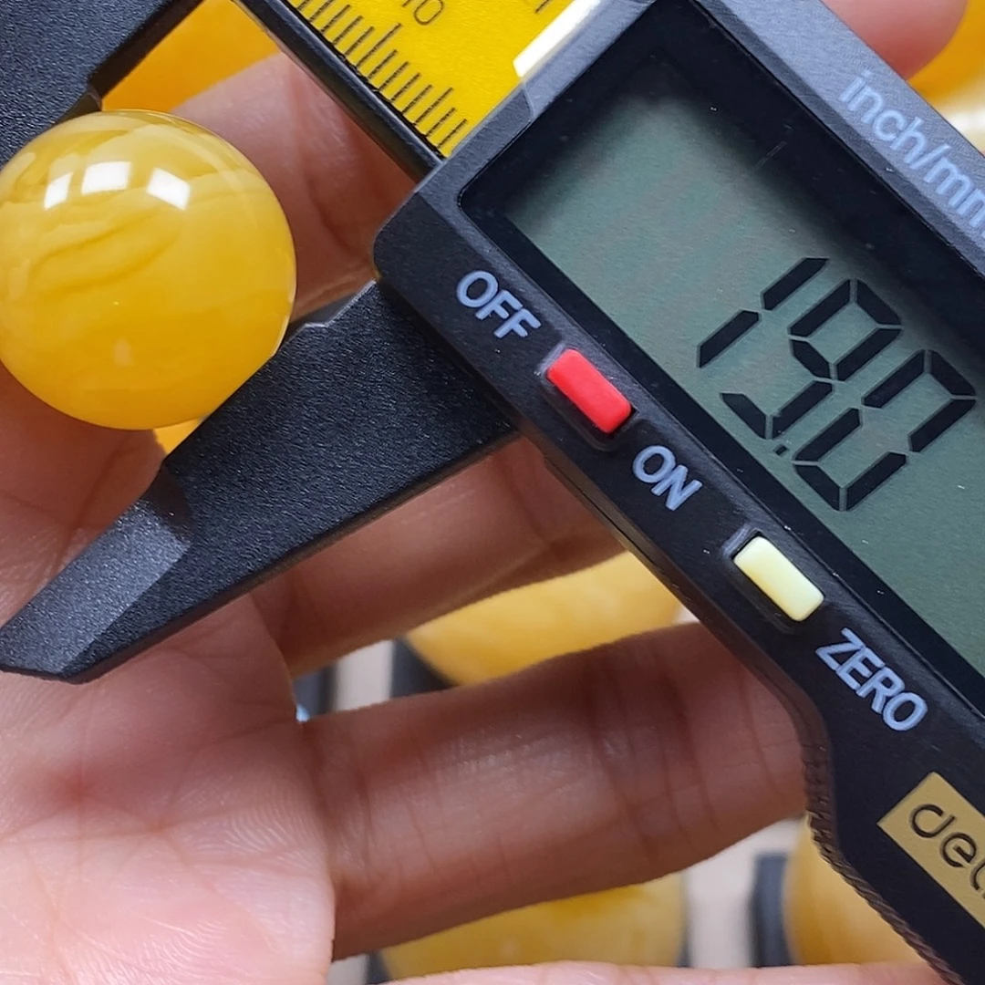 @***张琥珀未镶嵌珠宝奇石