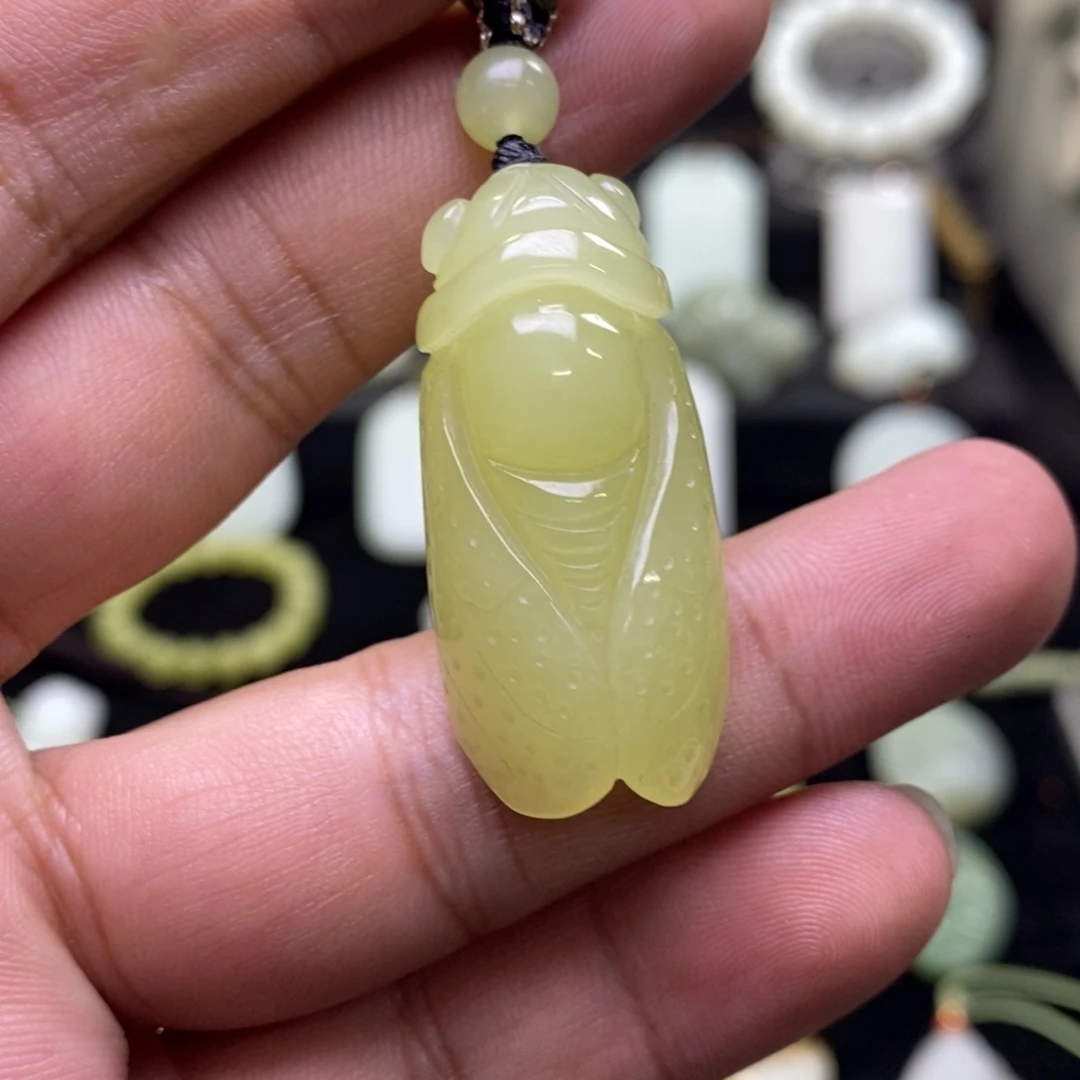 和田玉未镶嵌吊坠(赠链)