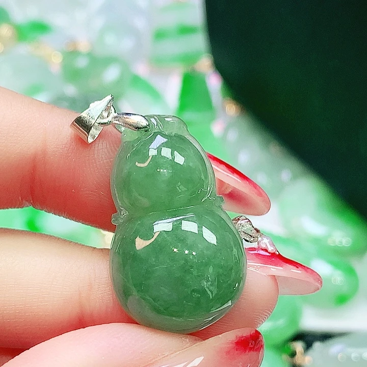 翡翠未镶嵌项圈翡翠