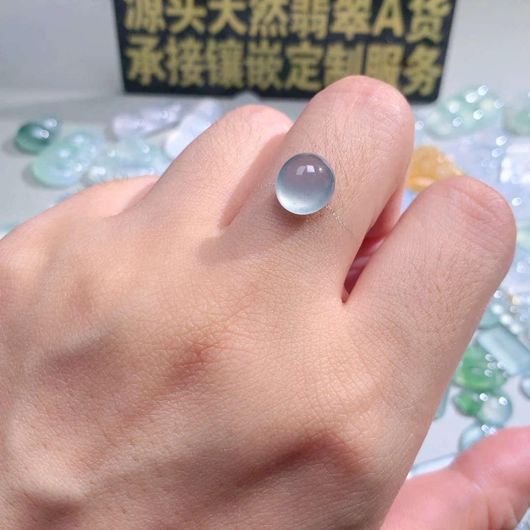 芒****翡翠未镶嵌颈饰蛋面