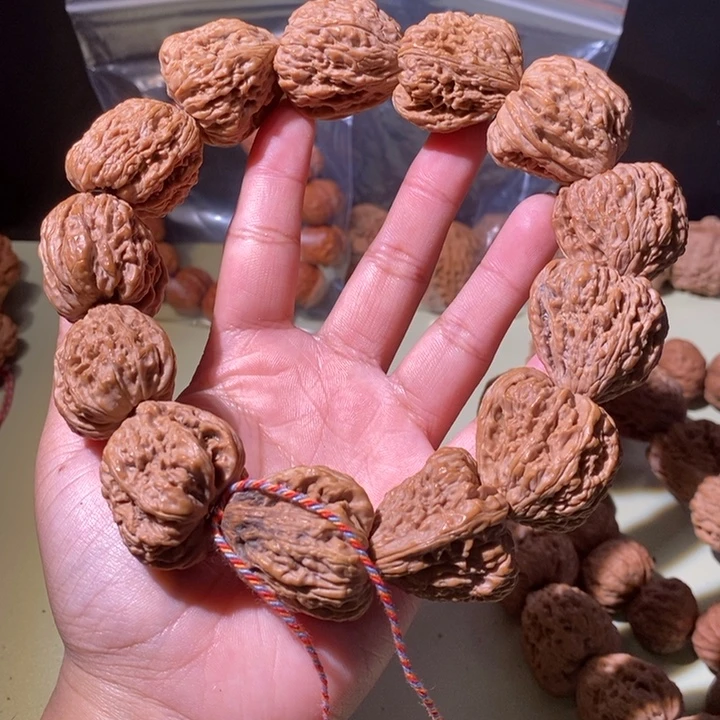 文玩核桃手串……40