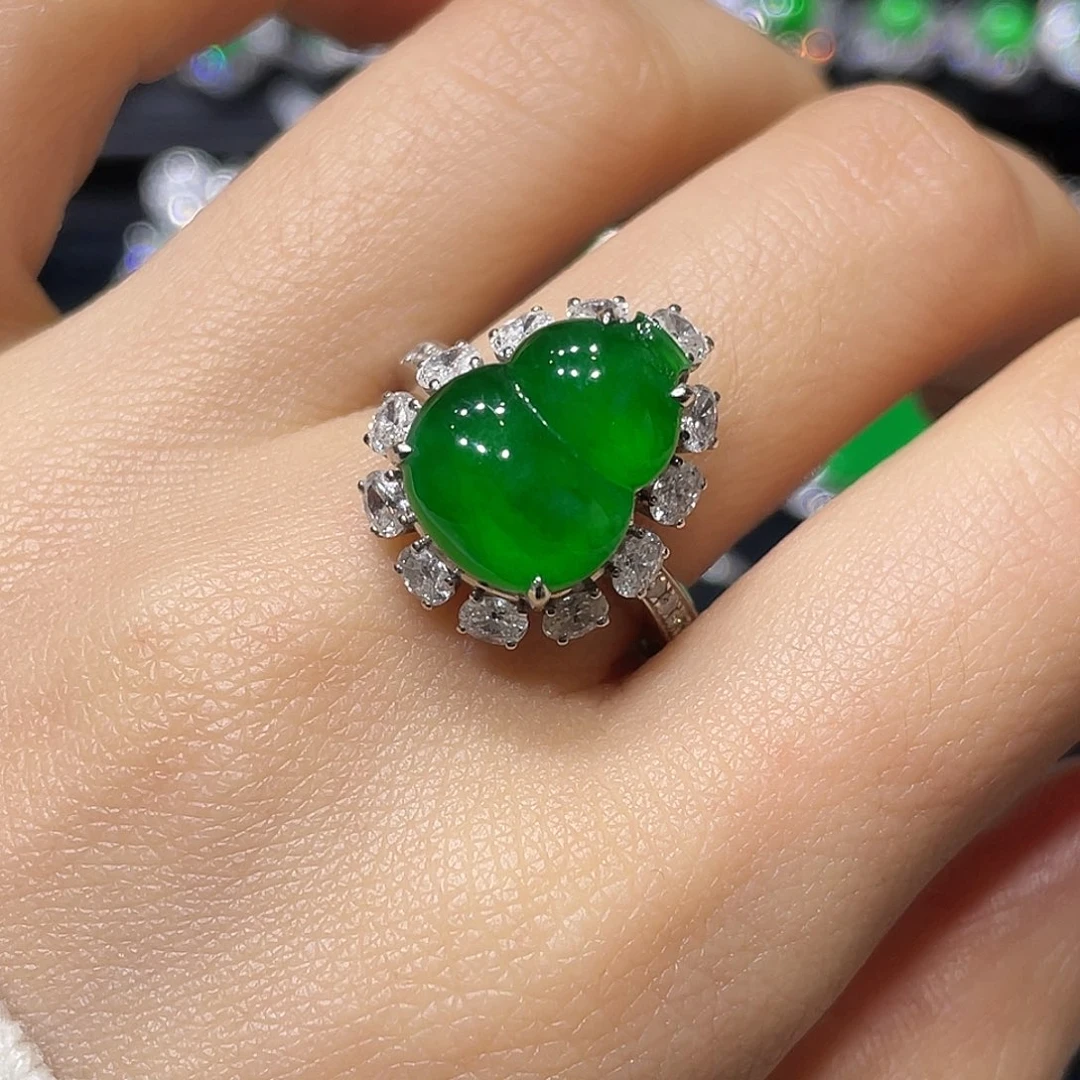 翡翠戒指18K金镶嵌葫芦戒指