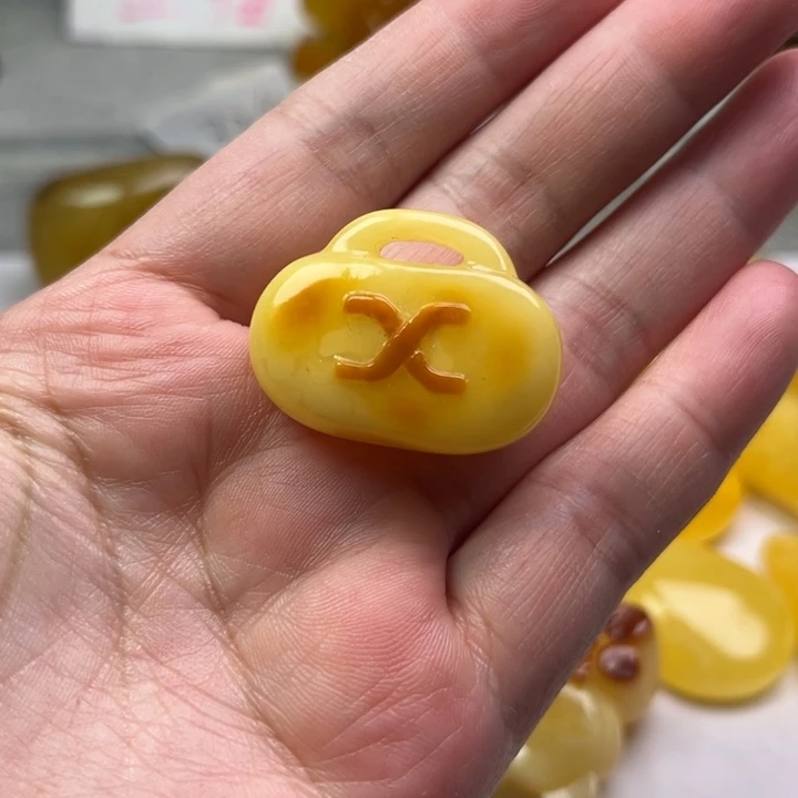 琥珀颈饰未镶嵌嘻**琥珀蜜蜡