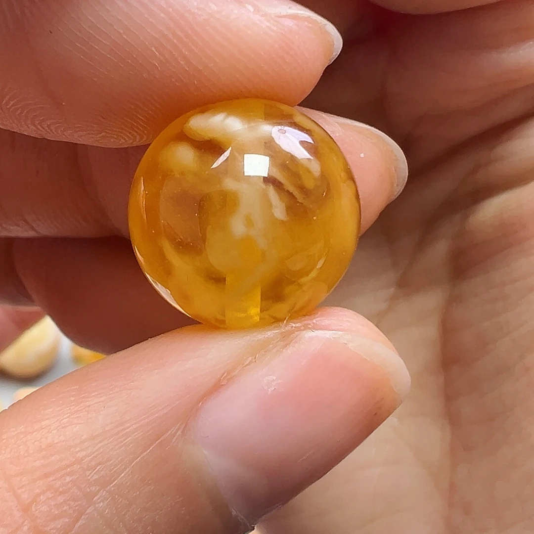 蜜蜡未镶嵌珠宝奇石