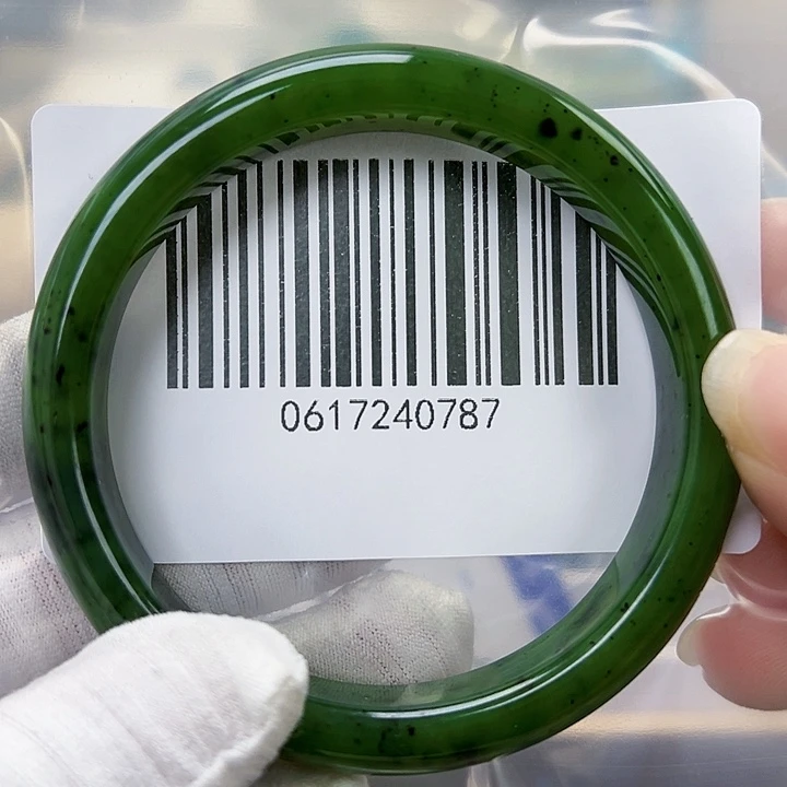 和田玉未镶嵌手镯包容60