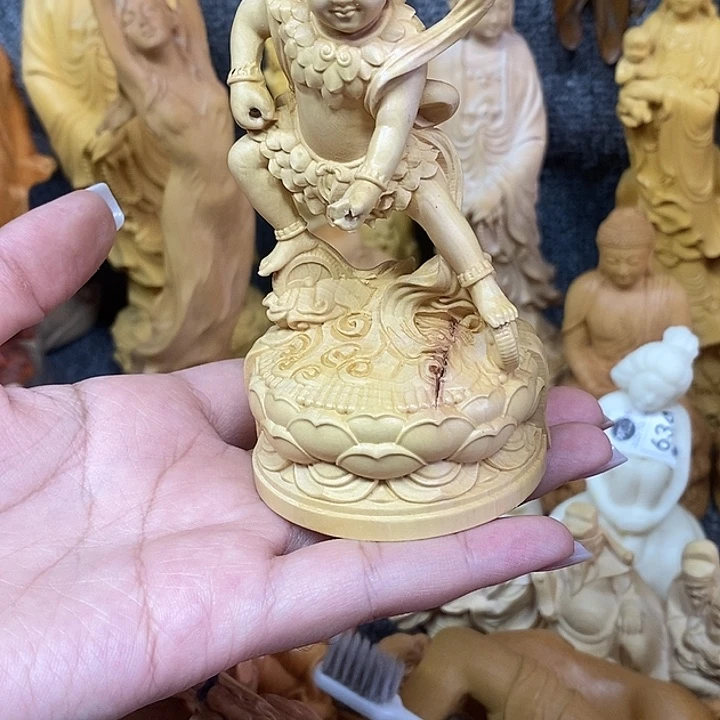 黄杨木黄杨木瑕疵哪吒