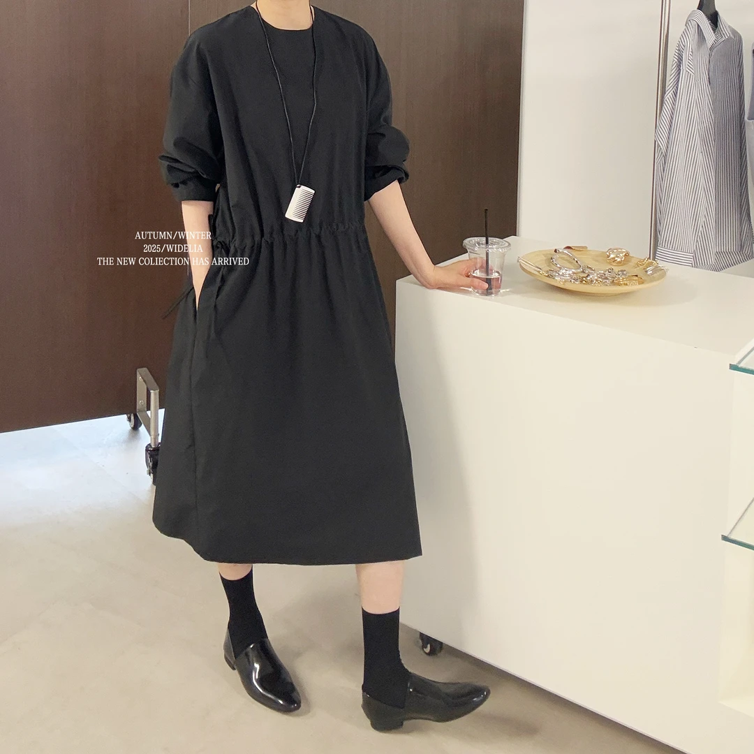 widelia陈魅儿2025春夏新款 设计感抽绳收腰显瘦宽松连衣裙711625