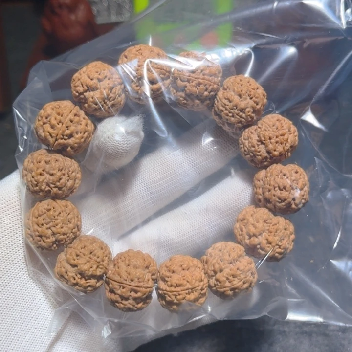恋***冬金刚菩提吊坠辛苦披红戴花