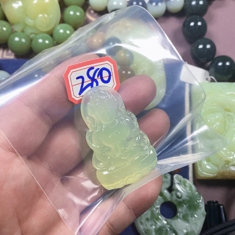 合金蛇纹石玉颈饰