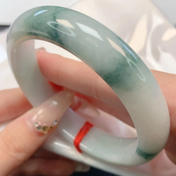 【闪购商品】翡翠手镯未镶嵌60+圈