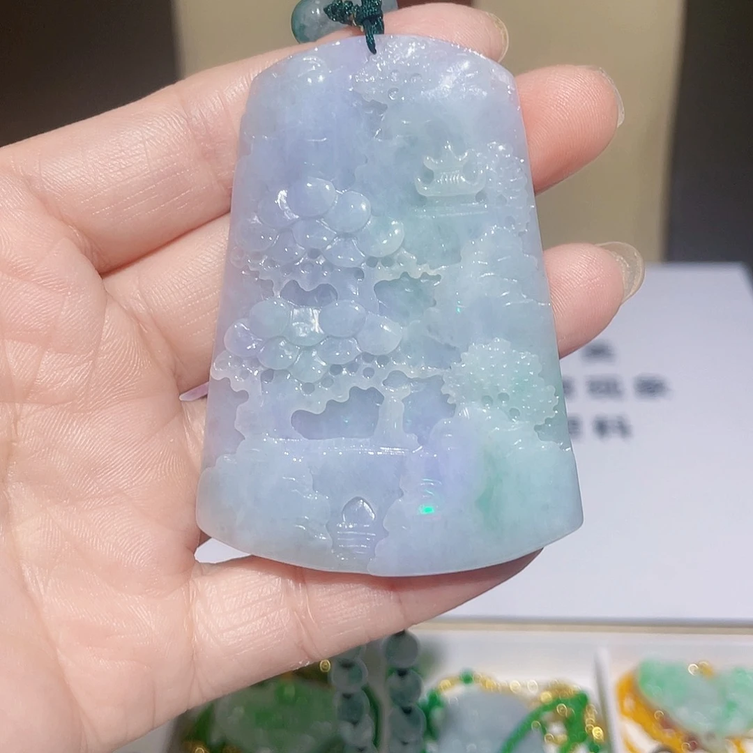 翡翠未镶嵌吊坠(赠链)