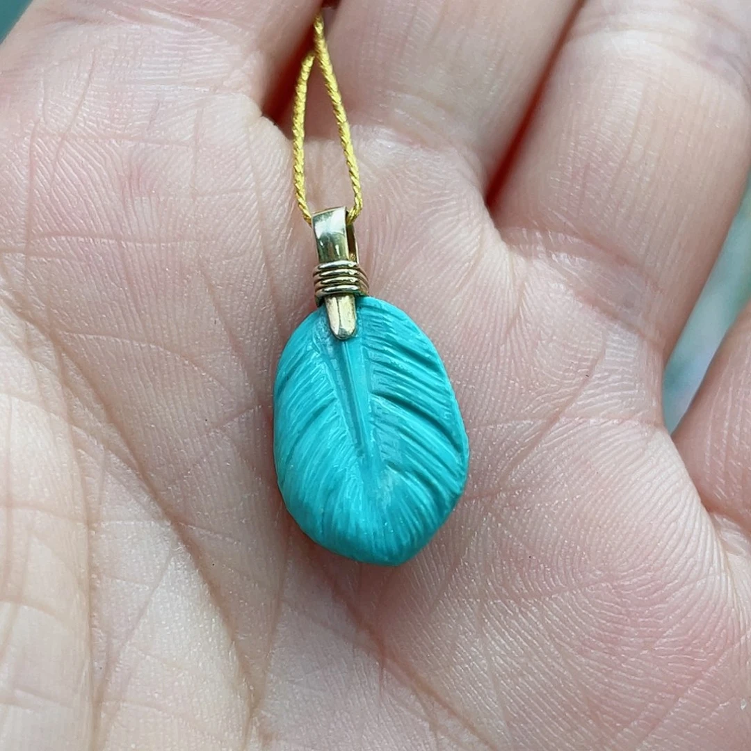 绿松石未镶嵌颈饰