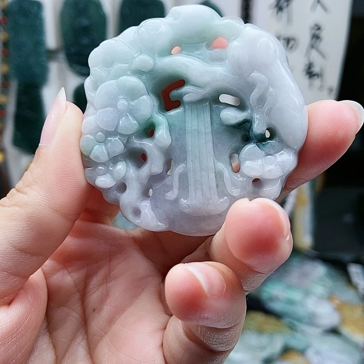 颈饰足铂镶嵌翡翠翡翠