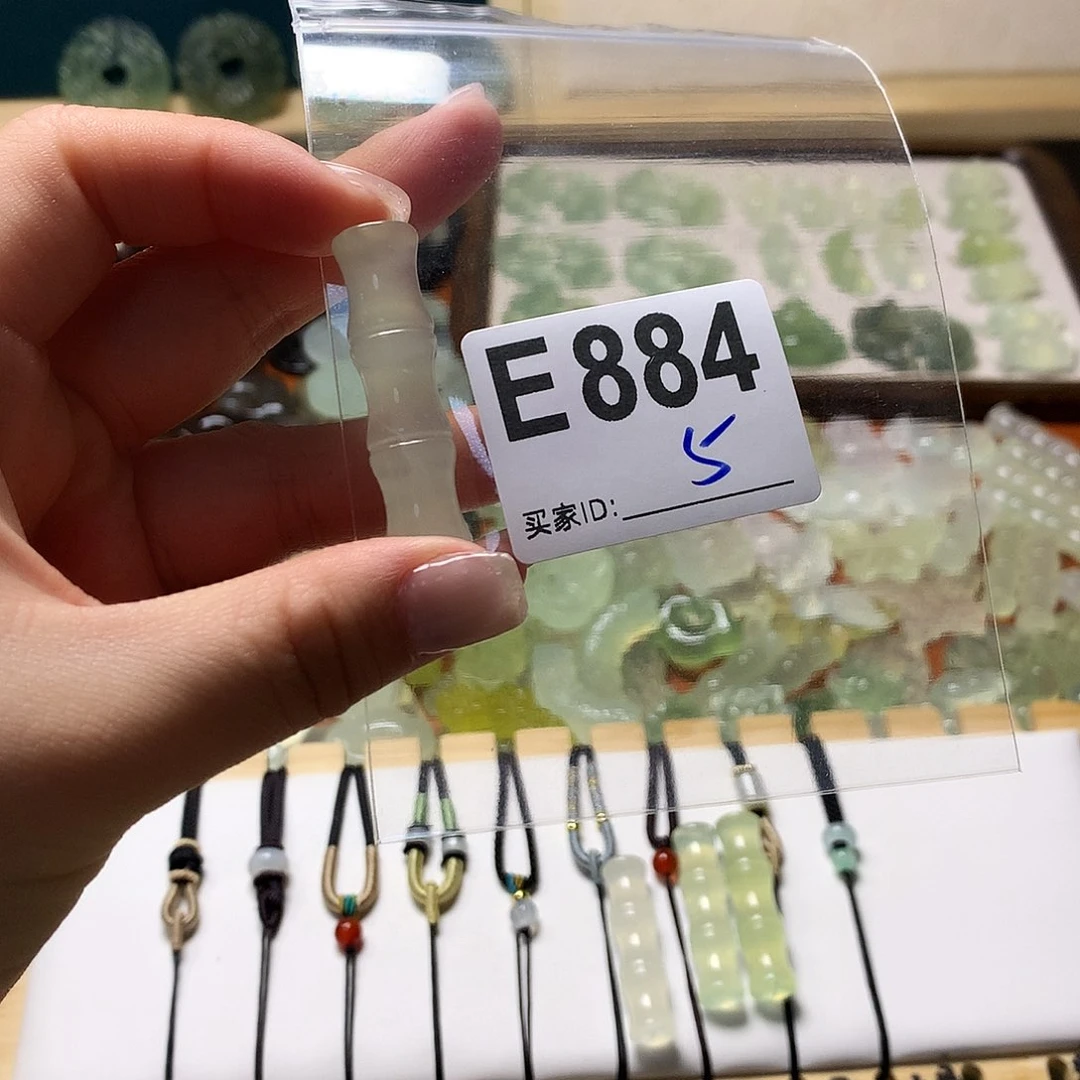 蛇纹石玉合金颈饰小*徐
