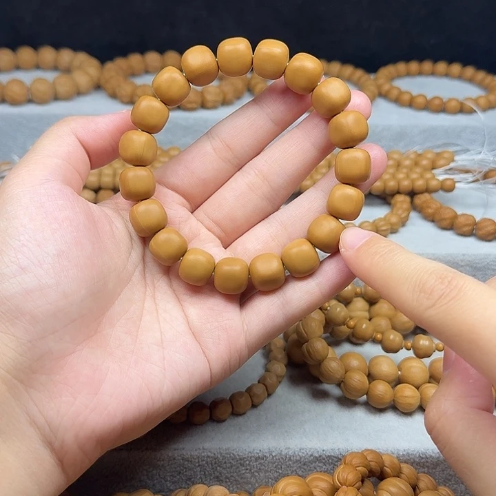 猴头核桃手串瑕疵介意勿拍