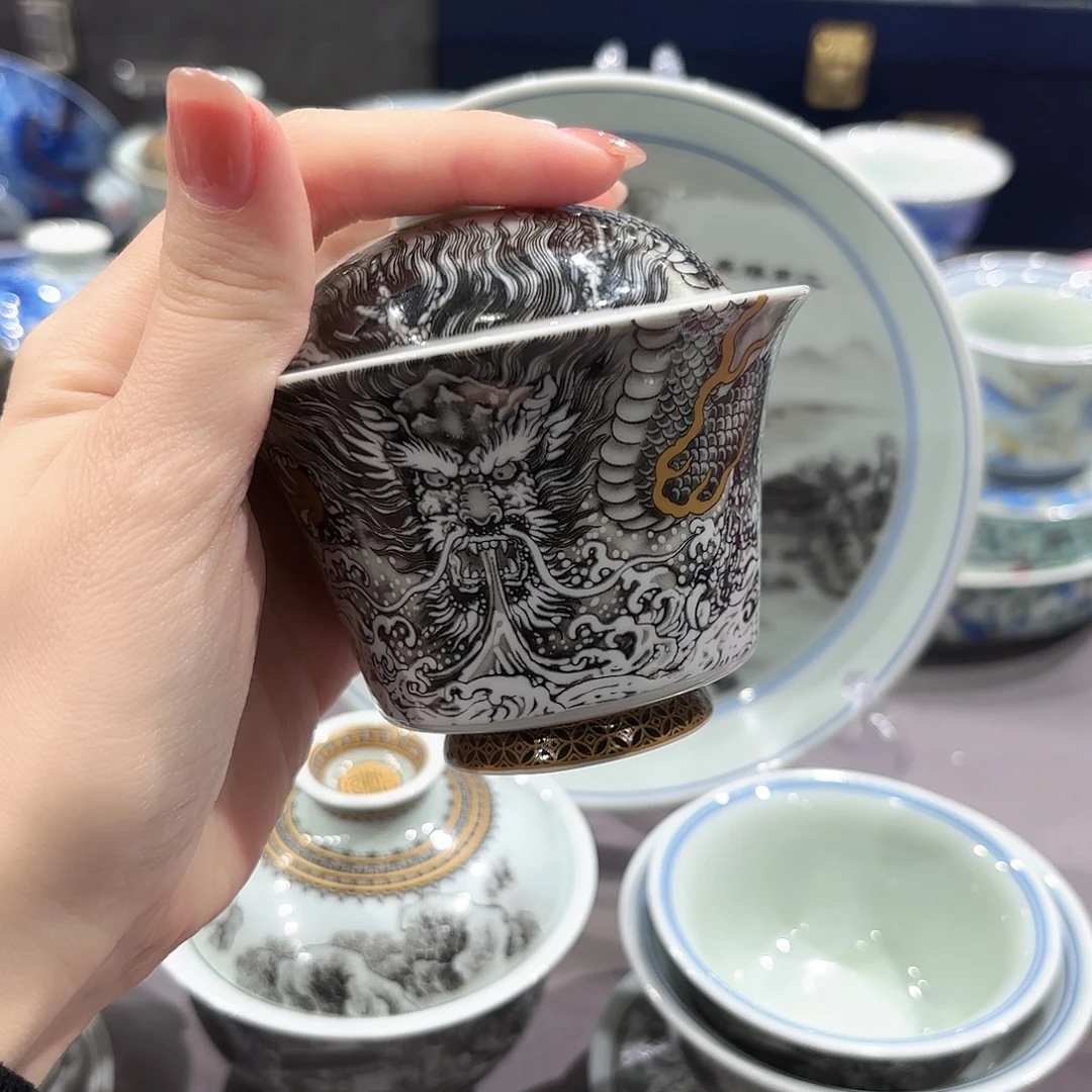 b***y瓷片景德镇瓷器精品陈列