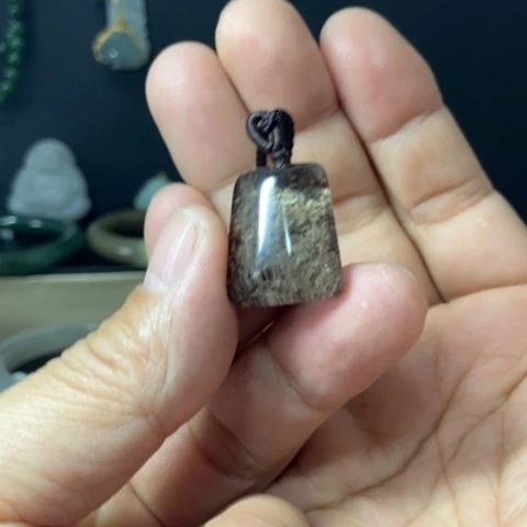 水晶颈饰未镶嵌好看