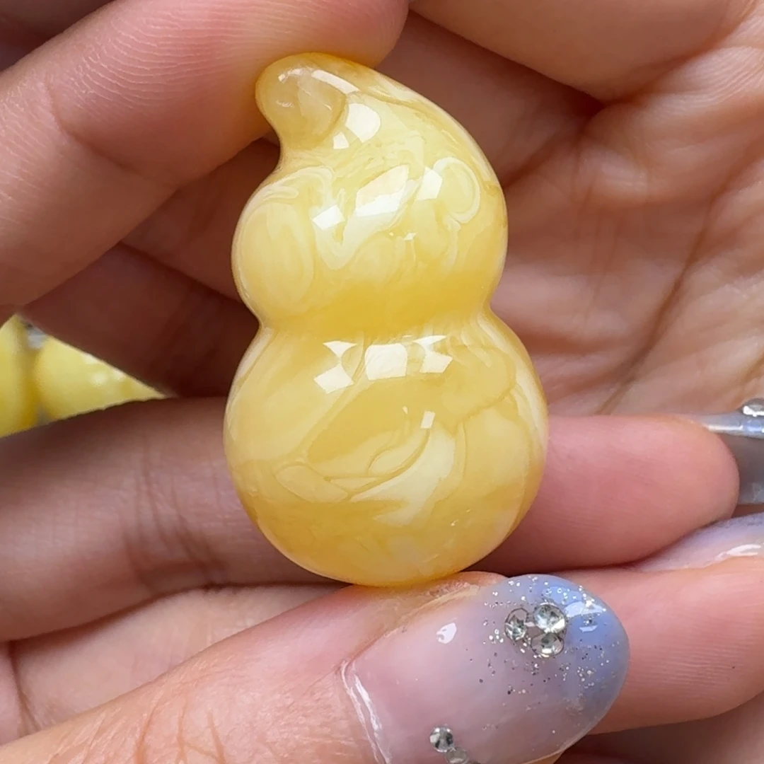 琥珀未镶嵌珠宝奇石吊坠