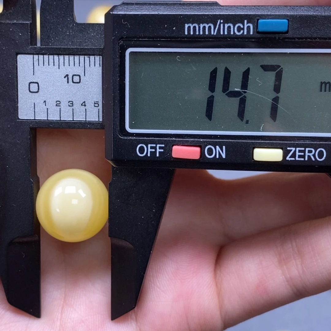 未镶嵌琥珀裸石纯天然