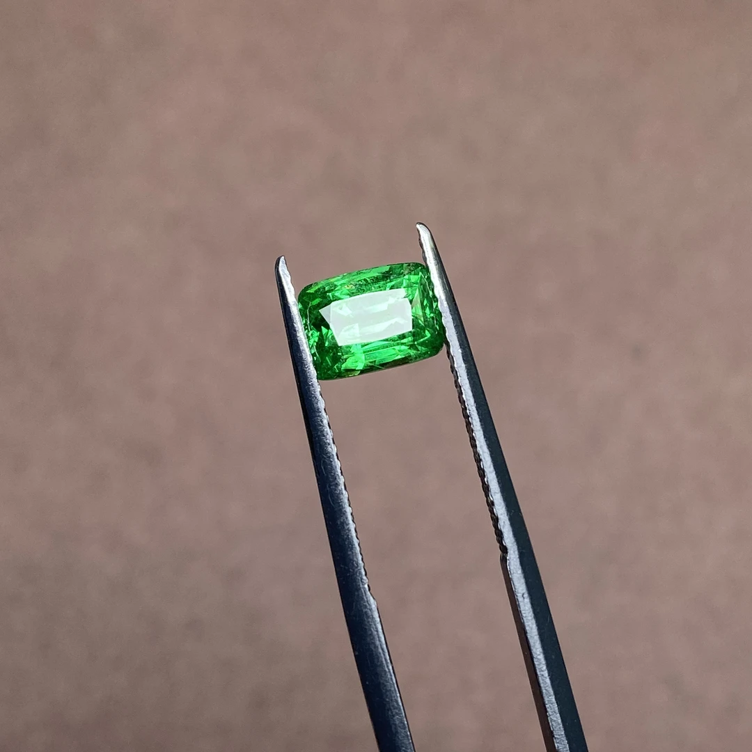 23V236 沙弗莱石榴石 2.01克拉