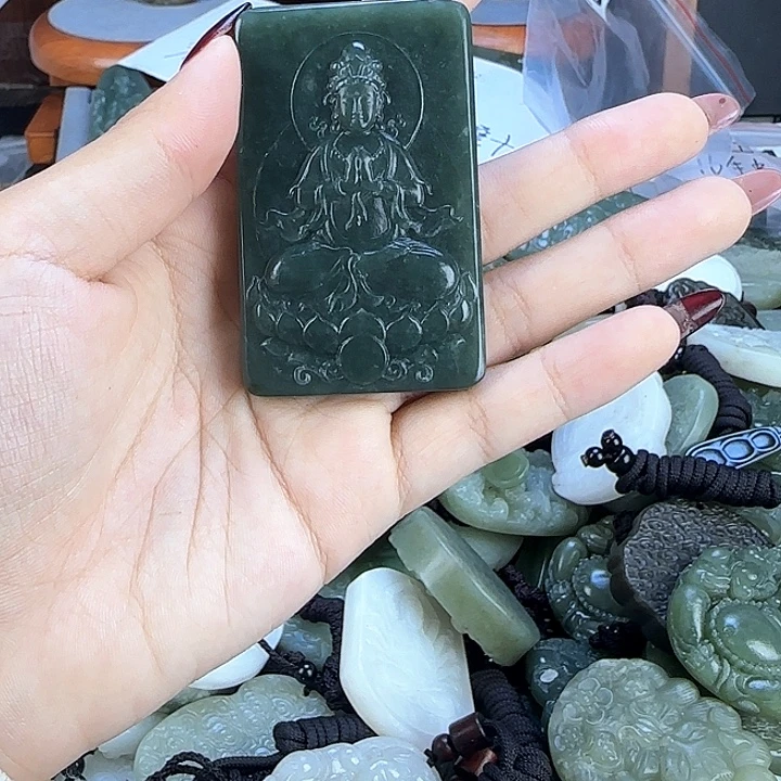 颈饰未镶嵌和田玉