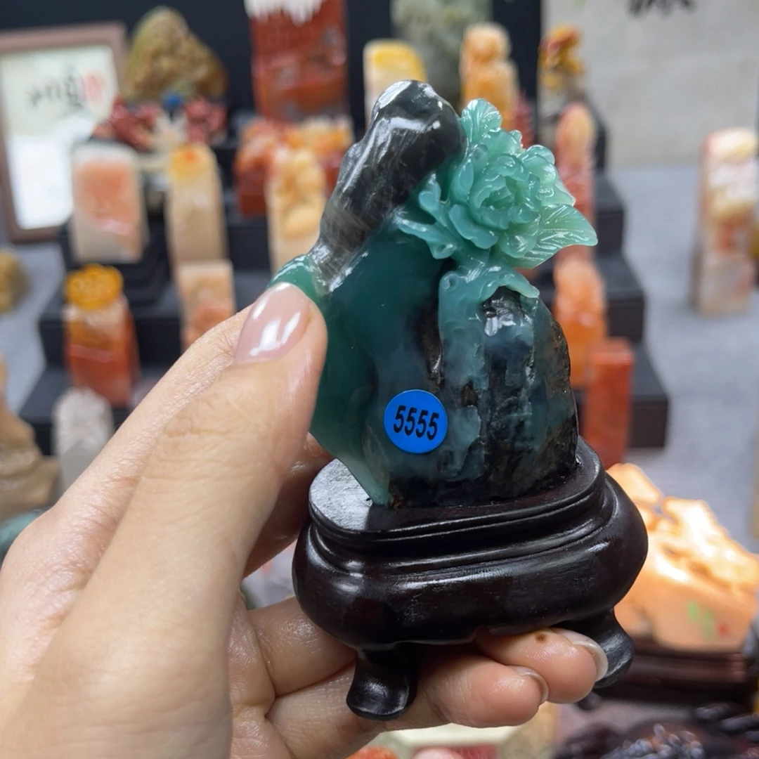 已****寿山石印石5555。