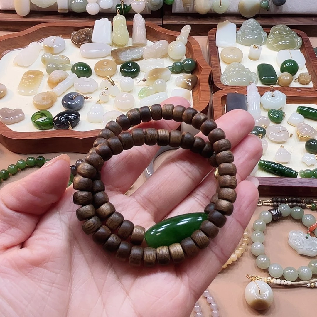 *****和田玉未镶嵌手链