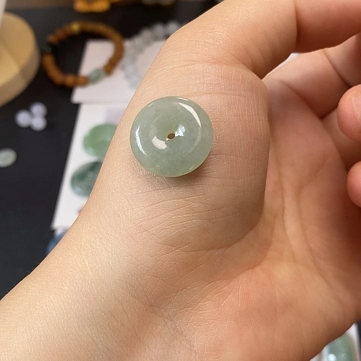 翡翠未镶嵌颈饰平安扣 可以配绳子