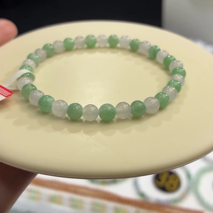 翡翠未镶嵌手链卡5.4